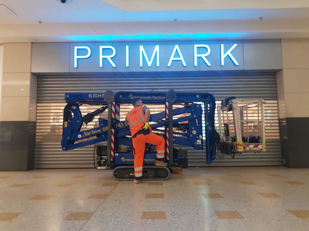 Tracked Spider Access Primark